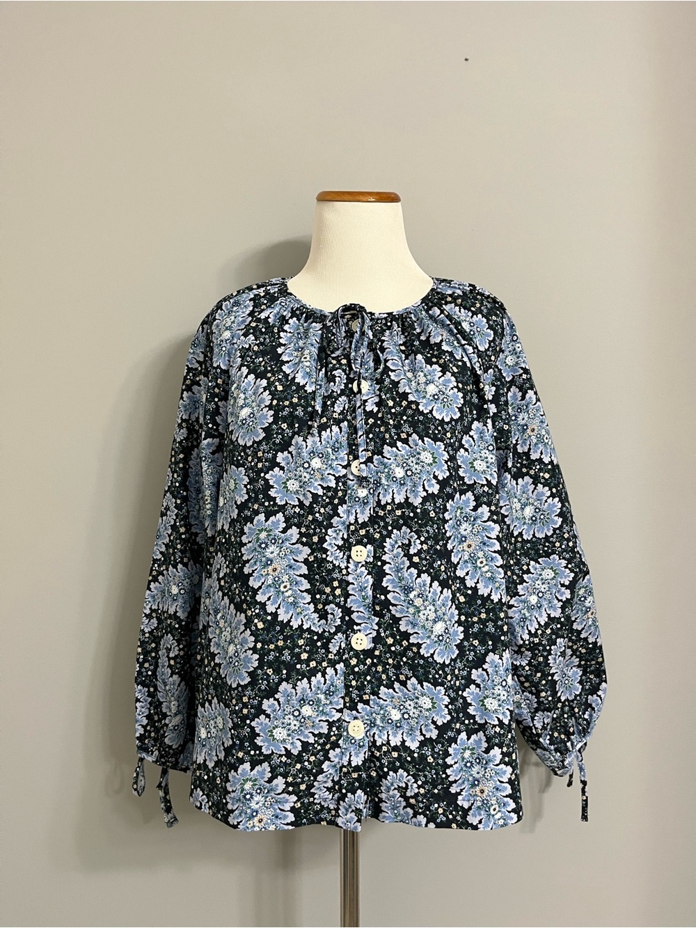 J. Crew Collection Blue Floral Print Button-Front Blouse Size Small